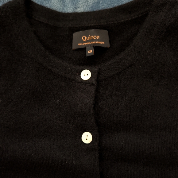 NWOT Quince 100% Mongolian Cashmere Black Button-Front Women’s Cardigan XS - Picture 2 of 4